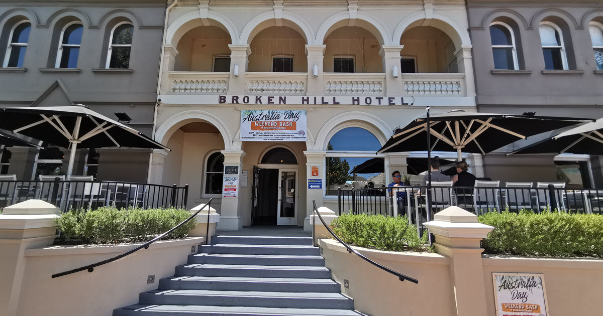 Broken Hill Hotel Victoria Park Enterance