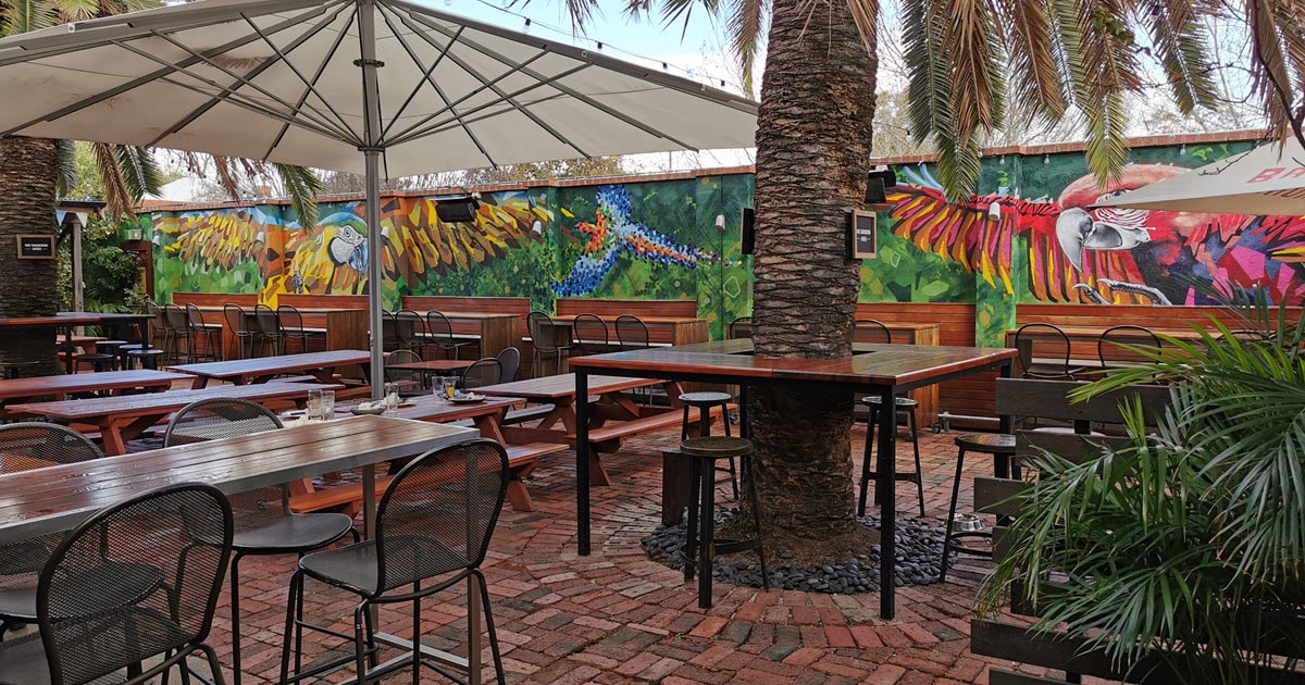 balmoral hotel victoria park beer garden